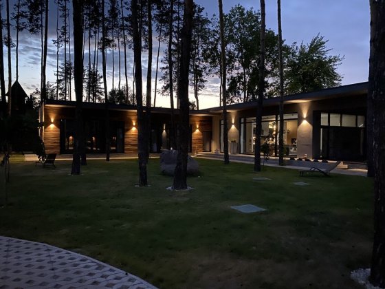 Продаж хай тек в лісі. Закрите містечко. Нове