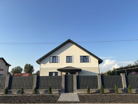 Новий 2 поверховий будинок (газ, критий паркінг, світло, підвал) Нове