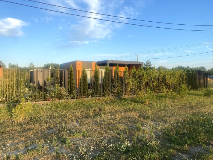 Плюти- Сучасний будинок з автономним електроживленням - фото 1