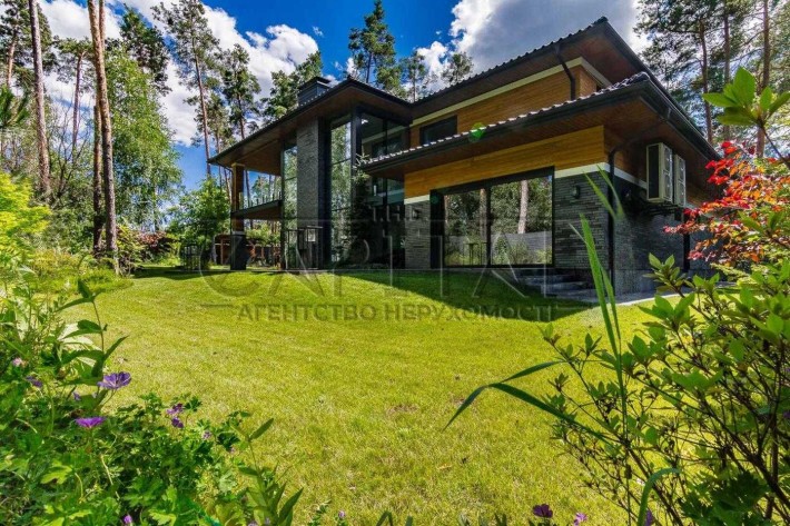 Продам дом 520m² в ЛЕСУ без %  Плюты, Обуховское напровление - фото 1
