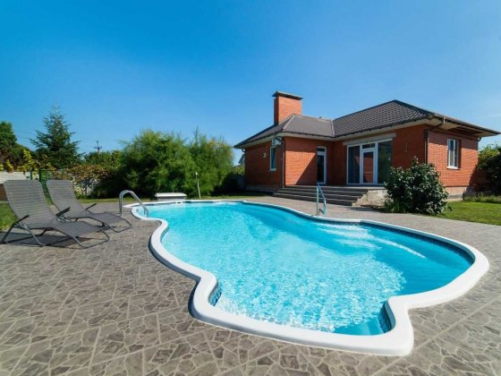 Будинок Погреби Басейн Пляж Вихід на Десну Погреби