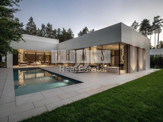 Продаж будинок 305м2 ремонт 11 соток Козин Плюти Плюты