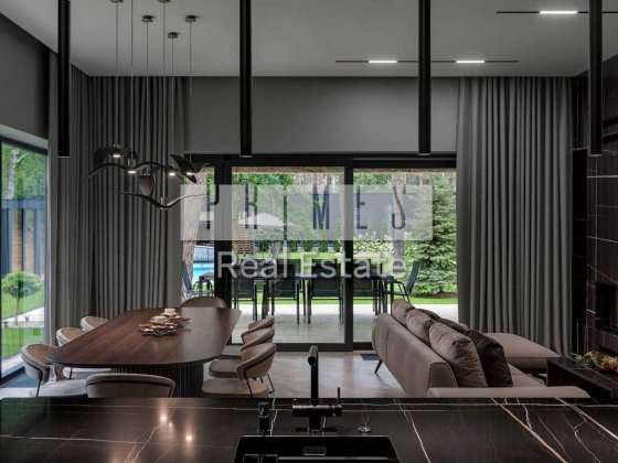 Продаж будинку Плюти. Сучасний ремонт! Басейн Плюти