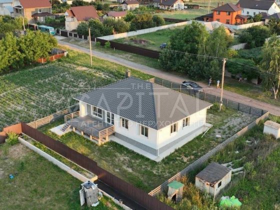 ПРОДАЖ будинку без ремонту з ділянкою 6 соток Путрівка