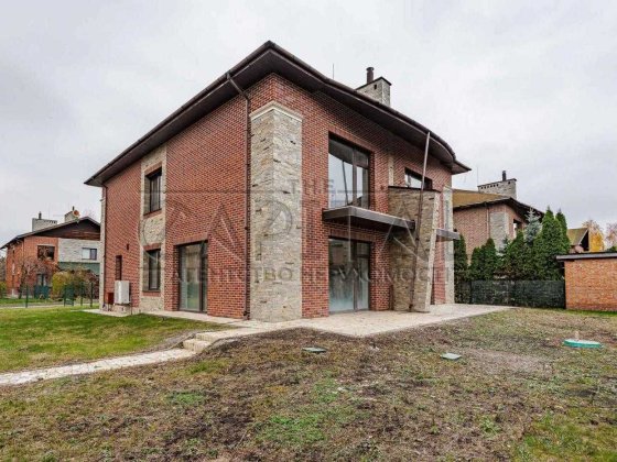 Терміново! Будинок у КМ «Сонячна долина» за суперціною — 1242$/м² Романків