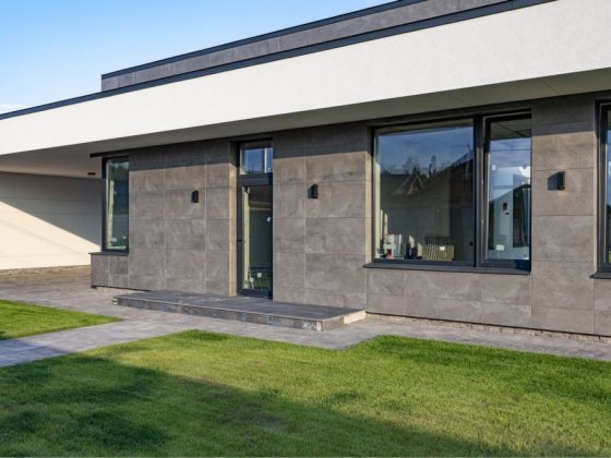 Сучазний будинок в с. Романків Романків