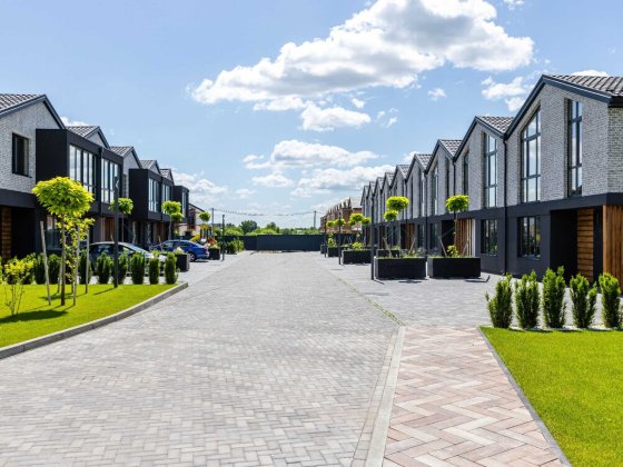 Таунхаус під Києвом с закриою територією, басейном та інфраструктурою Романків