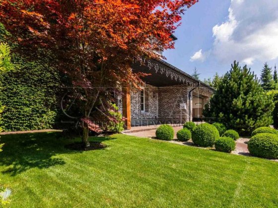 Романків Сучасний будинок з Басейном в КМ Сонячна Долина Ділянка 17сот Романків