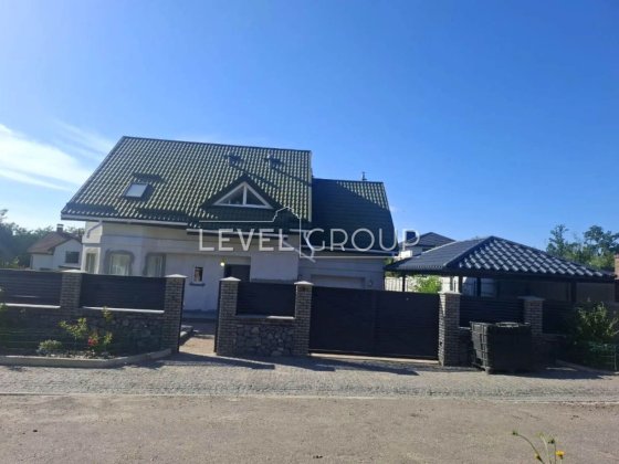 Продається будинок з ремонтом 5 км від Києва в Хотові вул.Миру Хотов