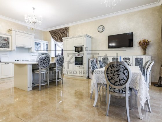 Продажа дома с бомбоубежищем, с. Хотов Хотов