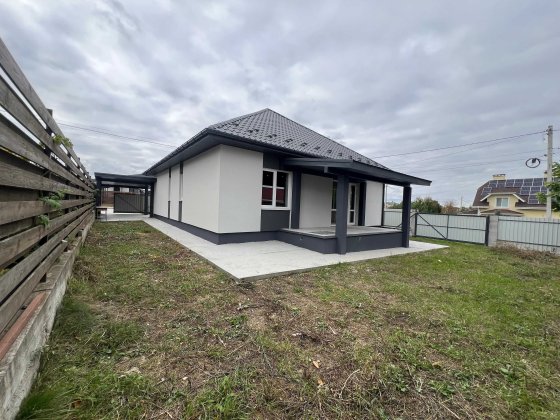 Будинок в с. Шевченкове з гаражем та мансардою 5 соток БЕЗ КОМІСІЇ Шевченкове