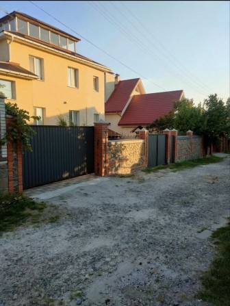 Продаж 2-й будинок Юрівка 7 км Києва ліс озеро Заходь і живи красиво - фото 1