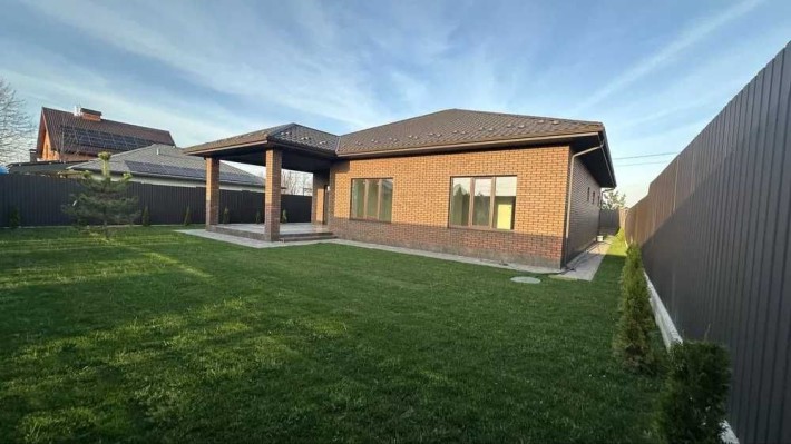 Продаж Одноповерхового БУДИНКУ в Шевченкове 200 м2 на 6.5 сотках ГАЗ - фото 1