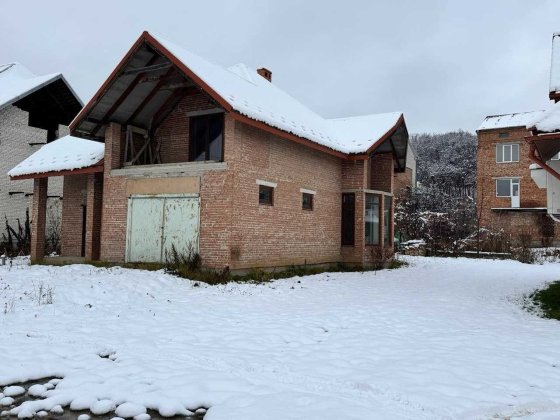 Продаж будинку у Винниках, біля Окружної, 2 поверхи, 160 000$ Винники