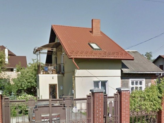 Особняк половина Брюховичі