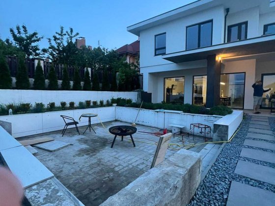 Продаж сучасного будинку в с. Солонка з ландшафтним дизайном Солонка