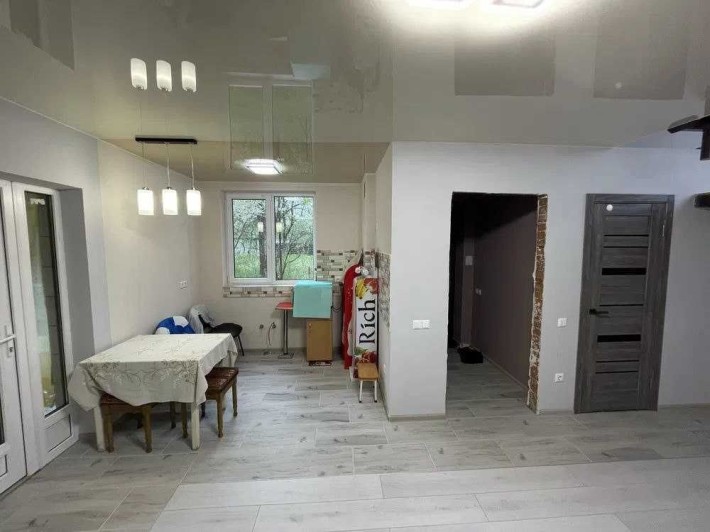 Продаж окремого  будинку з ремонтом. ділянка 6сот  поруч зі Львовом! - фото 1