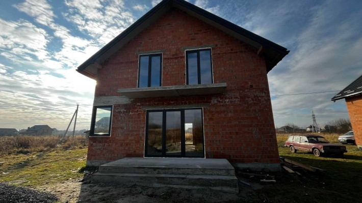 Продам сучасний окремо стоячий будинок - фото 1