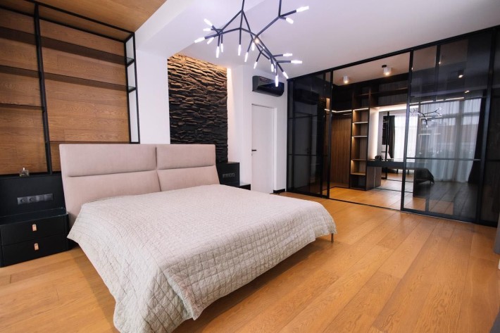 Продаж VIP будинку с. Зубра (ресторан Рафаель) - фото 1