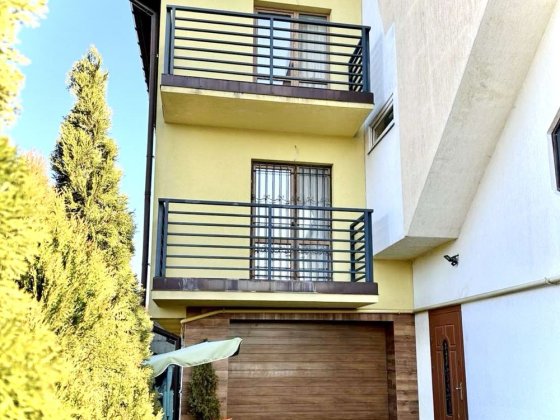 Продаж квартири-будинку з гаражем і подвірʼям | Рясне-Руське Рясне-Руське