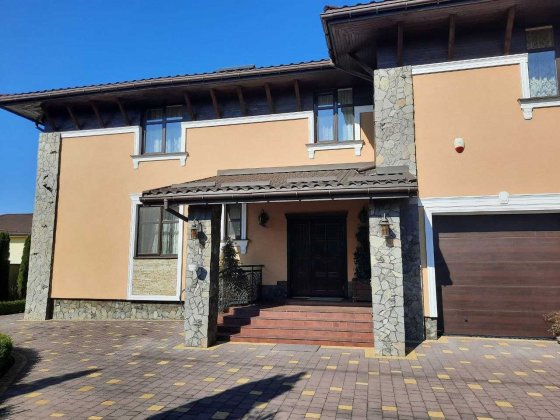 Продаж елітного будинку 355 м²  та 21 сот. землі у с.Конопниця Конопница