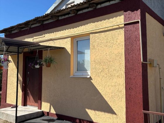 Продам будинок на березі річки Мигія