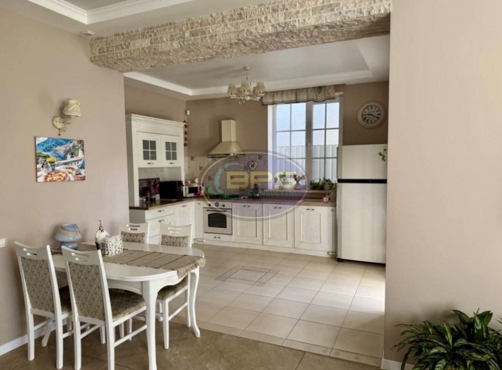 Будинок з БАСЕЙНОМ. Гараж.Закритий комплекс. - фото 1