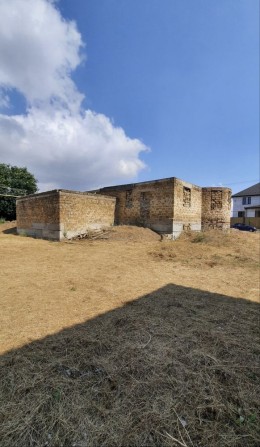 Незавершенное строение в центре Фонтанки - фото 1