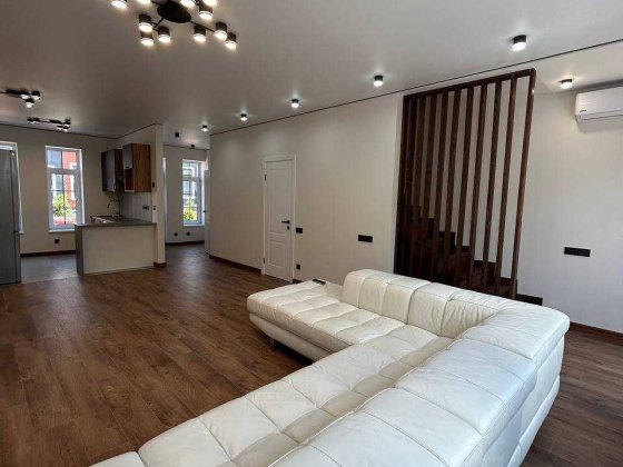 Таунхаус у моря с Новым ремонтом и мебелью! ТОРГ! Ліски