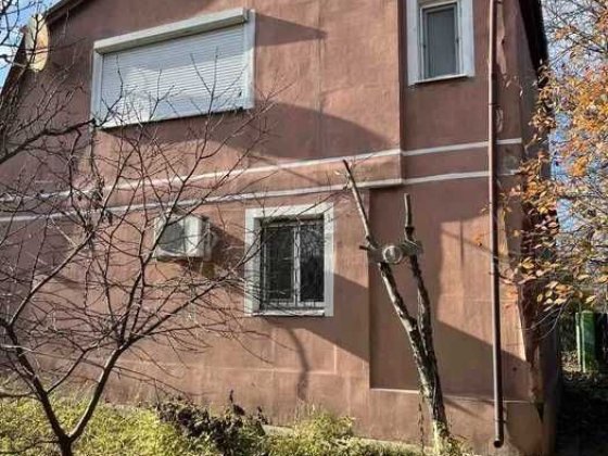 Продам каменный дом . Все удобства. Великодолинское