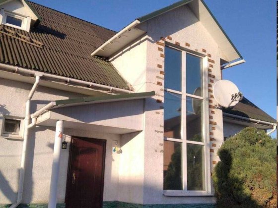 Гарний просторий будинок у передмісті Одеси Великодолинское