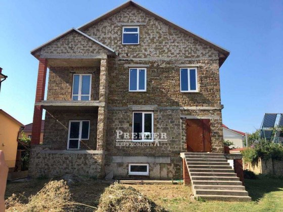 Дом 190 м2 с Участком 9 соток в Суворовском районе (Лески) Ліски