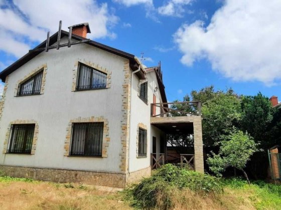 Капитальный дом возле моря в Лесках Ліски