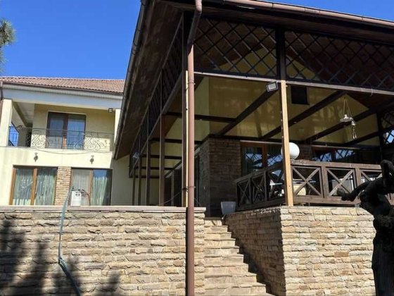 Продам дом 2 эт 20 соток. Р-н Совиньона Золотая горка.Бассейн Ландшафт Лиманка