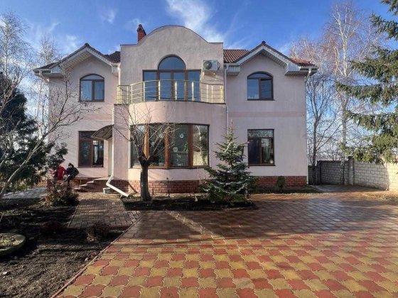 Капитальный дом на 10 сотках + Бизнес Сухой Лиман