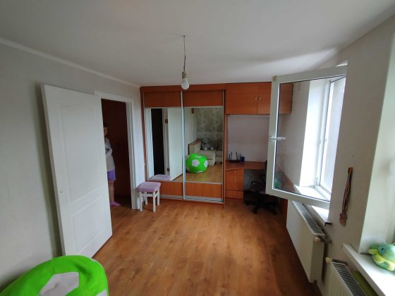 2-поверховий будинок з ремонтом і комунікаціями біля Нью-Васюків Молодежное