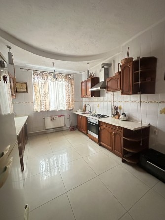 Просторий будинок для великої родини в передмісті Одеси - фото 1