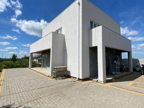 Сучасний будинок в  Молодіжному Молодежное