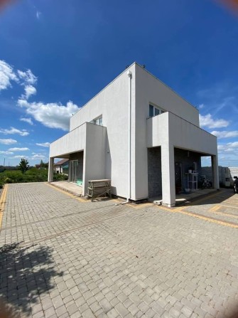 Сучасний будинок в  Молодіжному - фото 1