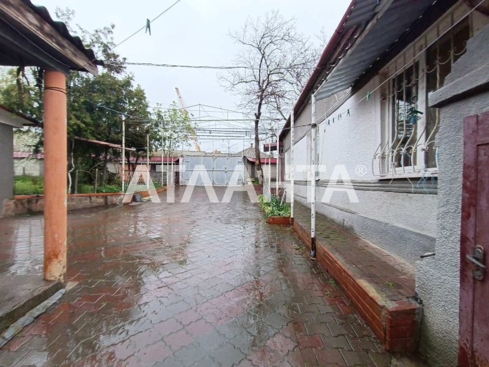 Просторная усадьба на берегу пруда в селе Великий Дальник - фото 1