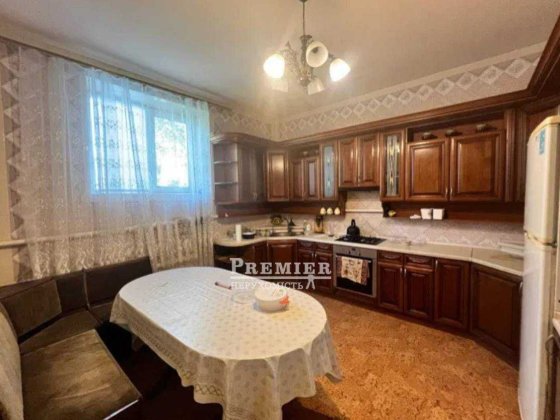 Будинок 303 м² у Великому Дальнику з великою ділянкою та теплицями Великий Дальник