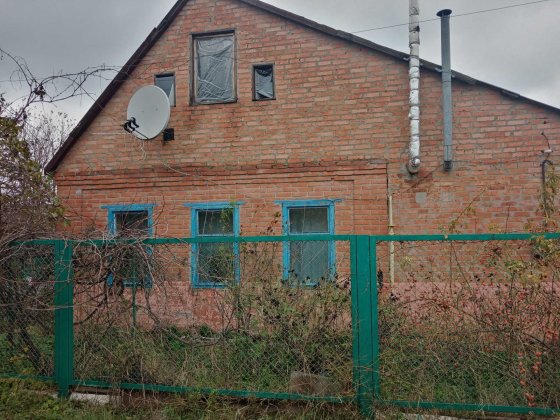 Продам будинок в м Карлівка недалеко від центра Карловка