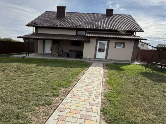 Продам сучасний двоповерховий будинок 180кв.м. з усіма комунікаціями Гожулы