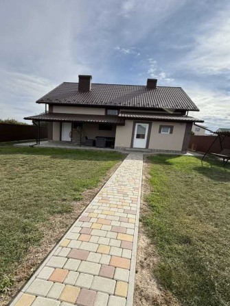 Продам сучасний двоповерховий будинок 180кв.м. з усіма комунікаціями - фото 1