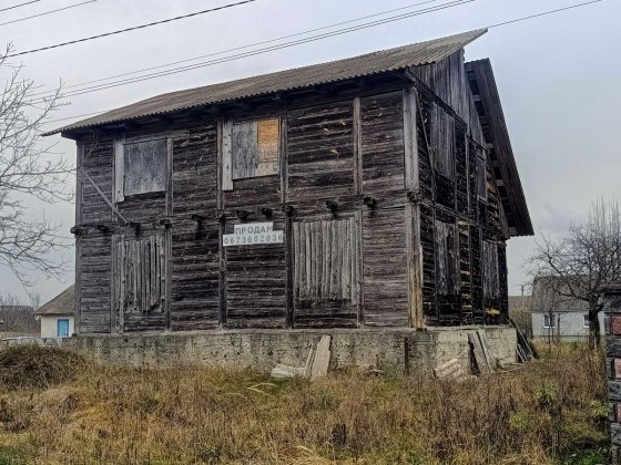 Продаж дерев'яного зруба з земельною ділянкою Костопіль