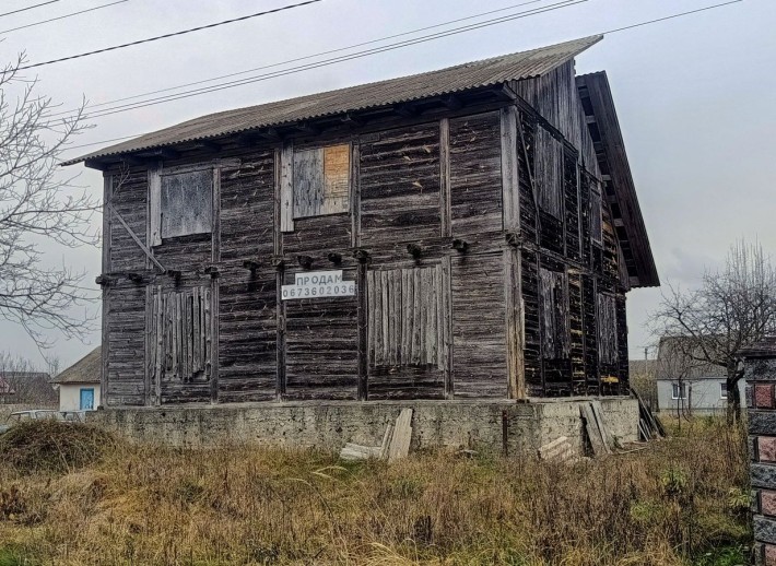 Продаж дерев'яного зруба з земельною ділянкою - фото 1