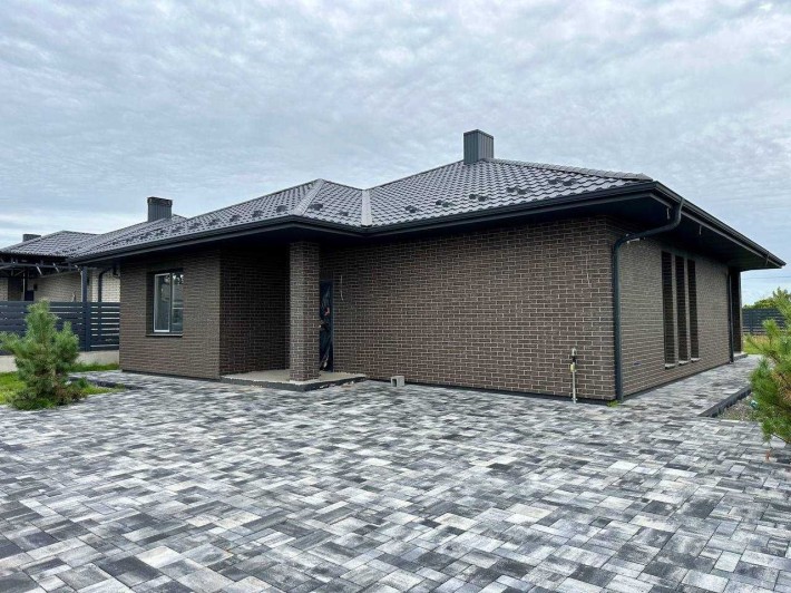 Сучасний Будинок в Обарові з власною ділянкою 7 сот. - фото 1