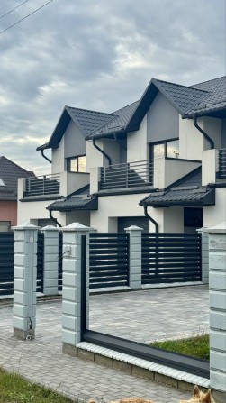 Котедж із зручним плануванням для сімʼї - фото 1