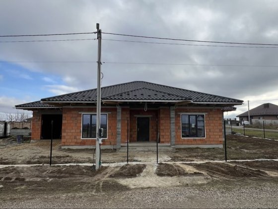 Продам власний будинок в Корнині Корнин