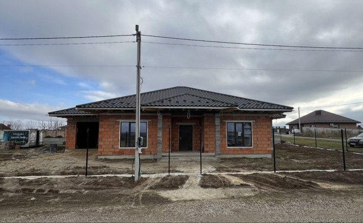 Продам власний будинок в Корнині - фото 1